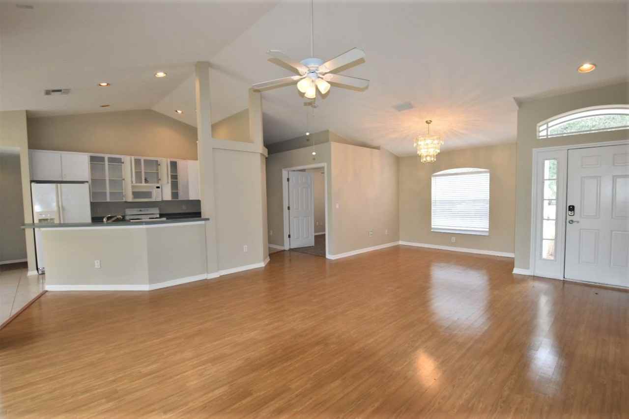 12417 Windmill Cove Dr - Photo 2 of 24