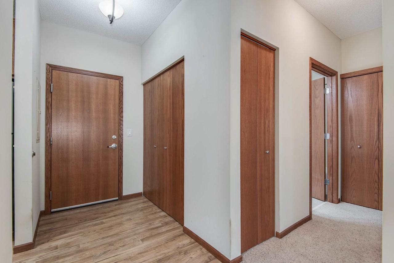 Oaks Hiawatha Station - Photo 4 of 43