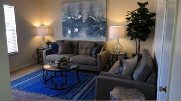 featured image of 606 E Redbud Dr