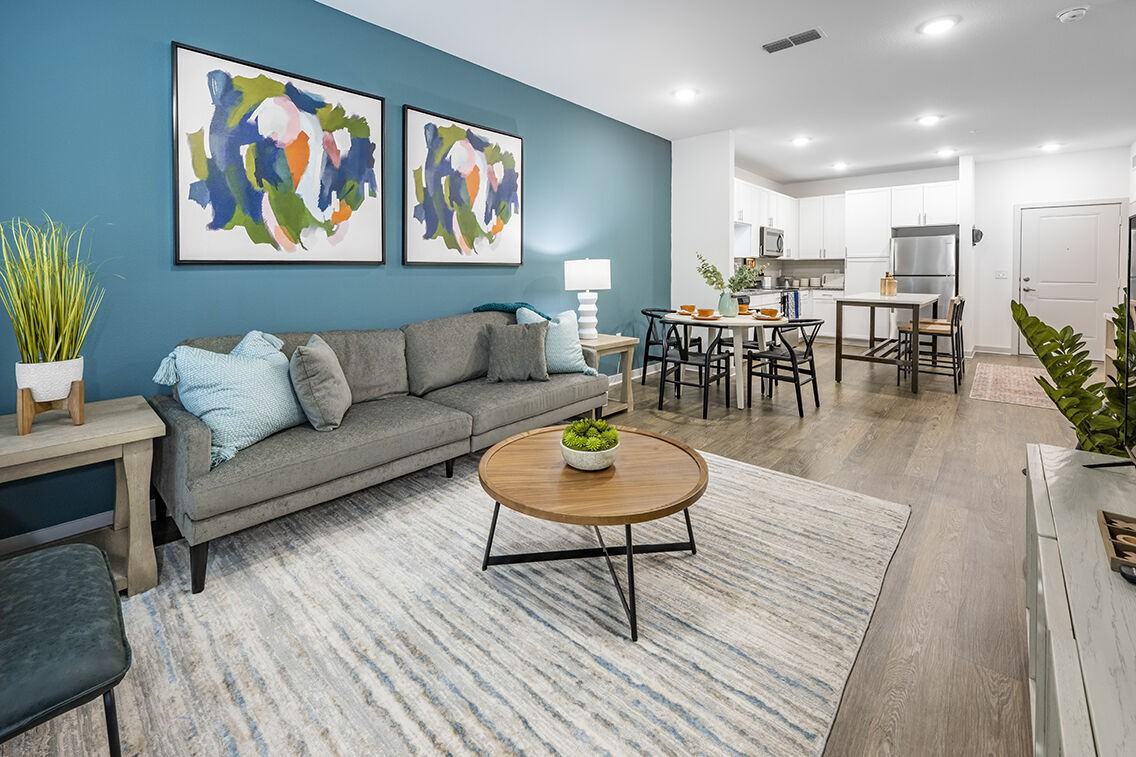 Novo Kendall Town - Photo 2 of 33