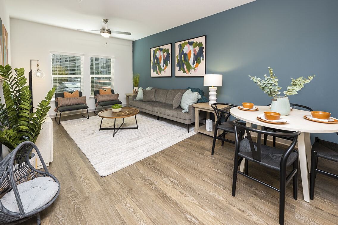 Novo Kendall Town - Photo 6 of 33