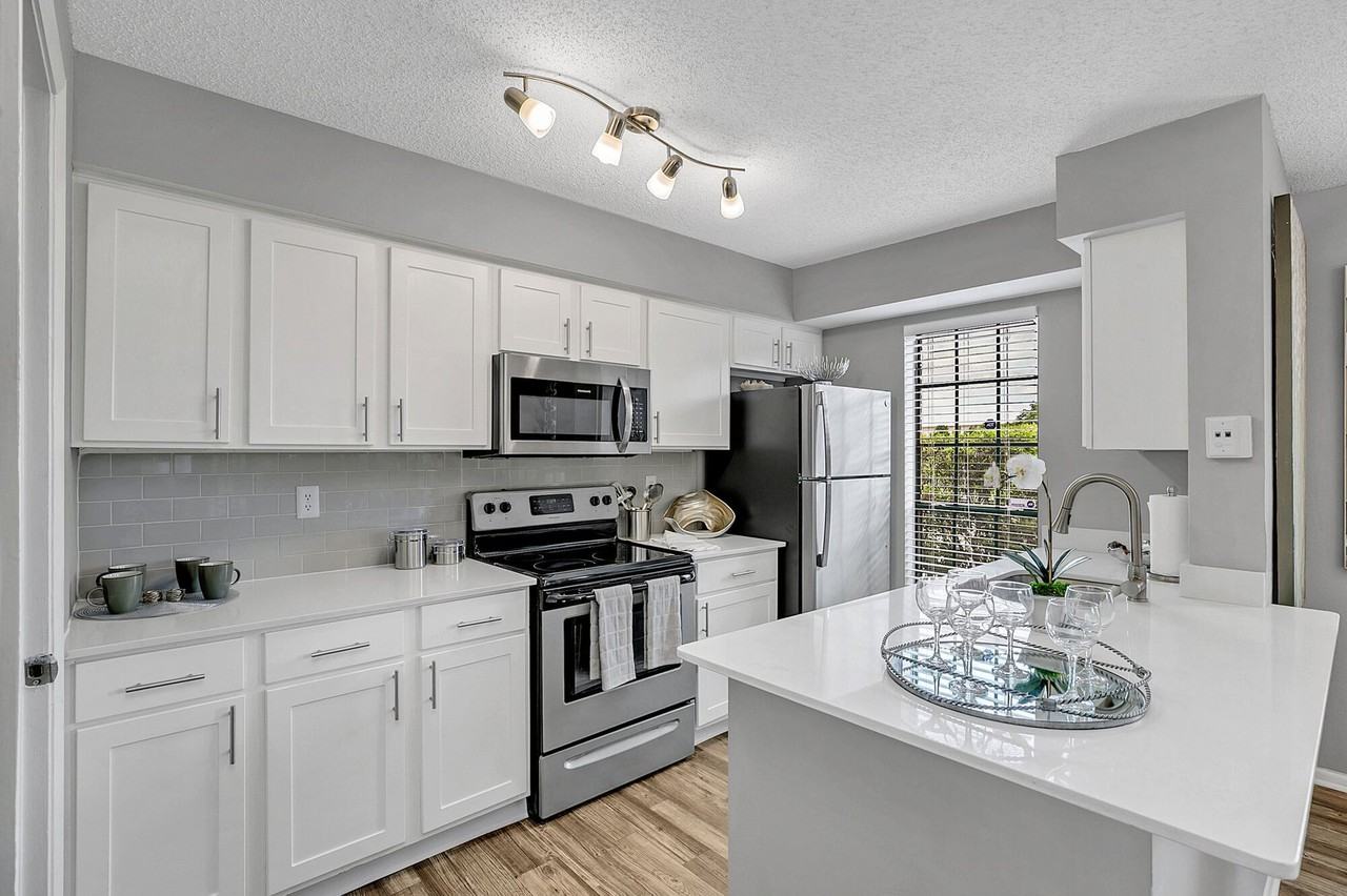 Rosemont  Windermere - Photo 3 of 29