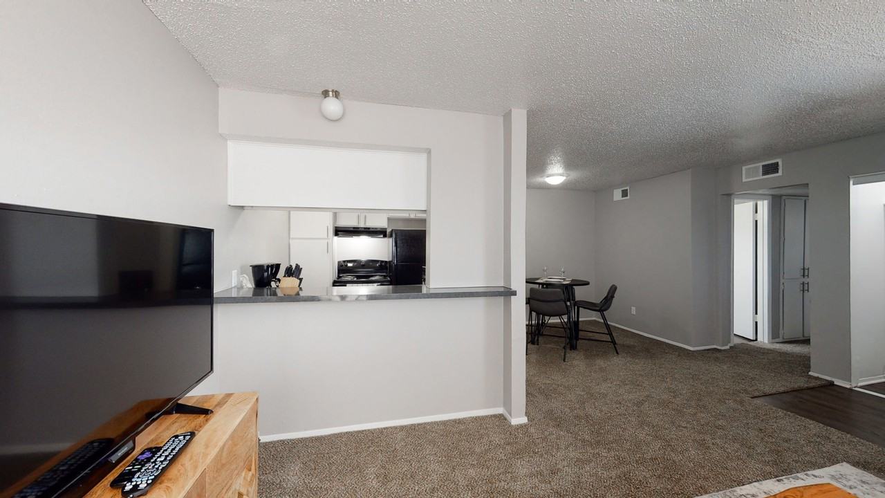 The Maverick on Seymour - Photo 4 of 50