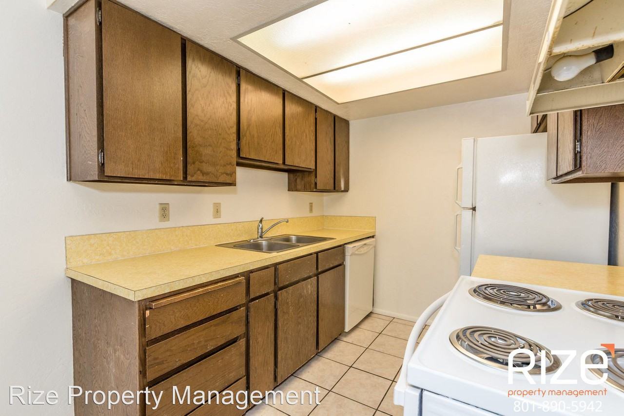 1703-1731 N 1575 W - Photo 3 of 18