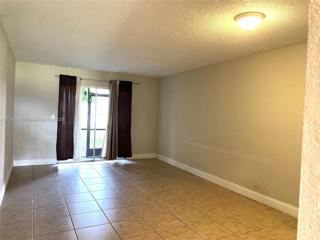 2510 Riverside Dr #2510 - Photo 3 of 7