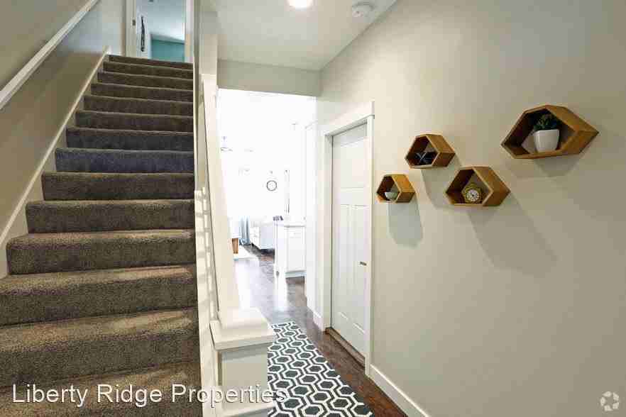 115 Valor Dr #4 - Photo 3 of 32