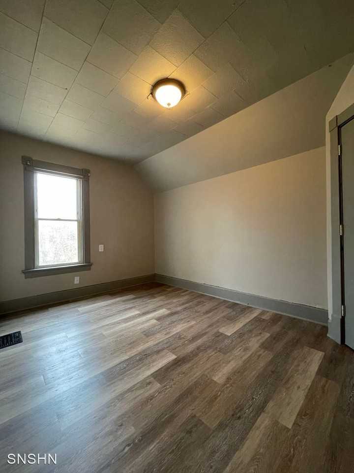 3359 N 8th St - Photo 2 of 11