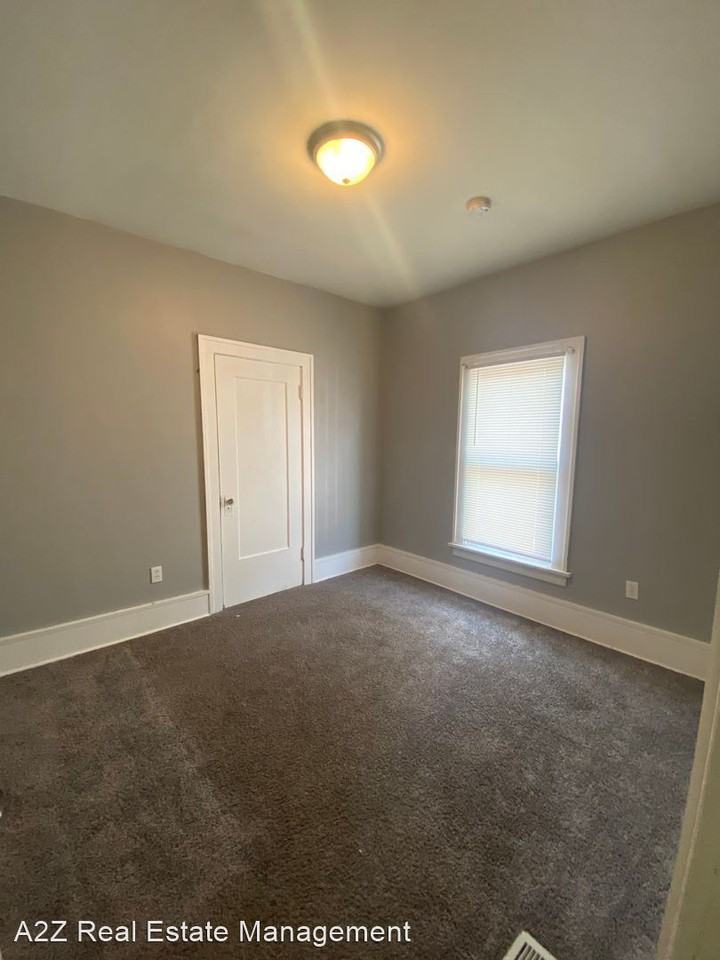 1124 18th Ave - Photo 3 of 17