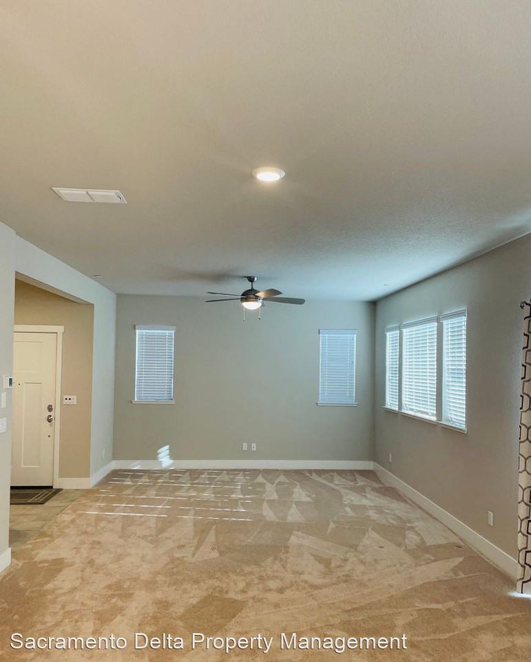3204 Luscutoff Ct - Photo 3 of 19
