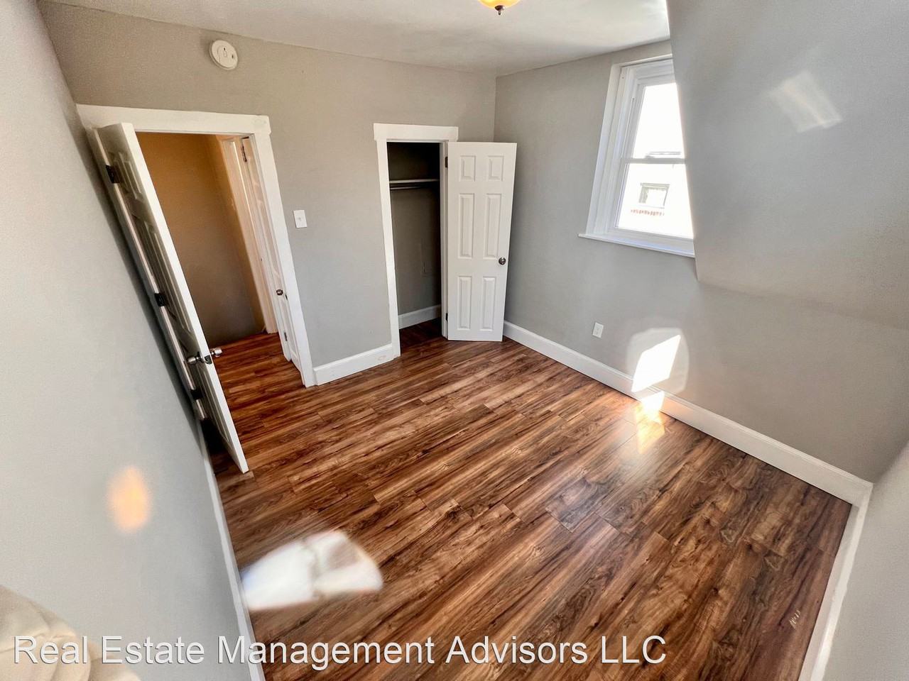 951 Terrill St - Photo 3 of 21