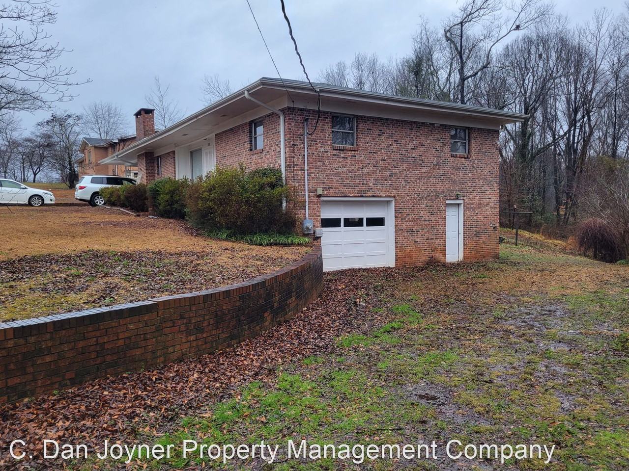 107 Ellen St - Photo 2 of 14