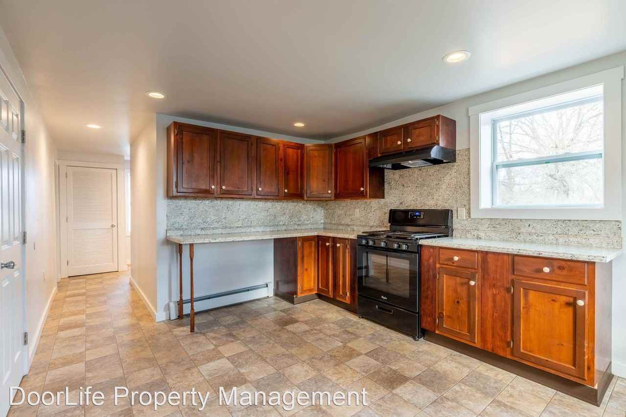 339 S Jennersville Rd - Photo 3 of 18