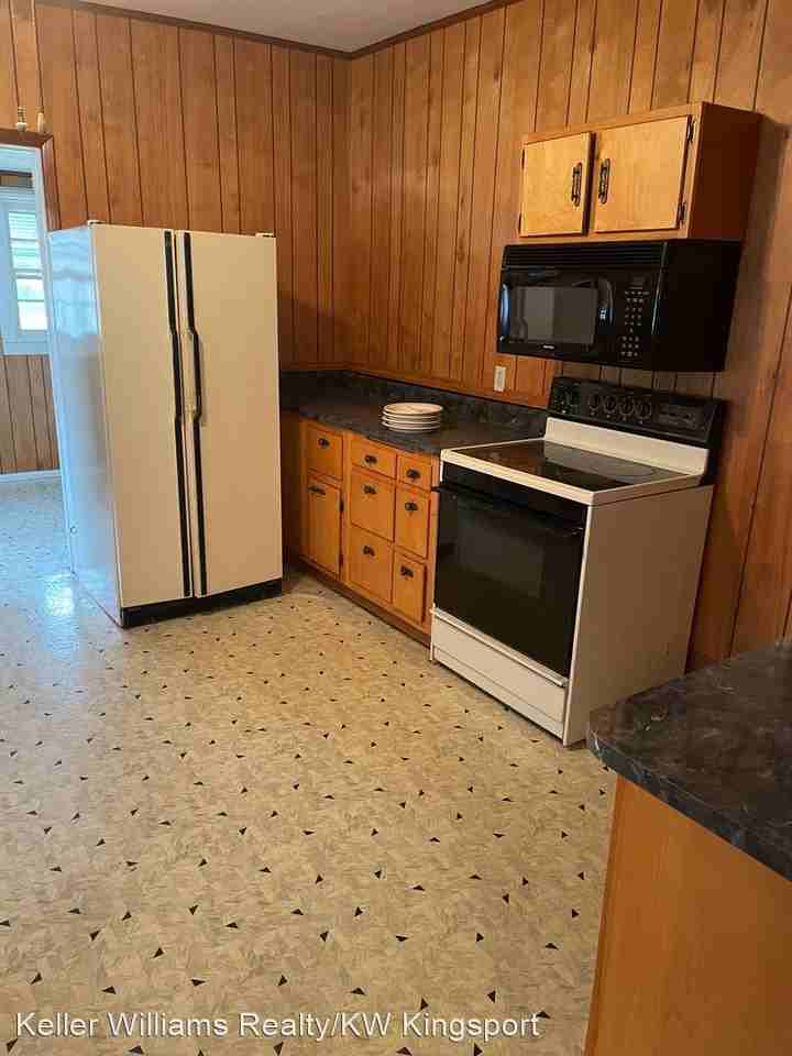 412 Union St - Photo 3 of 12