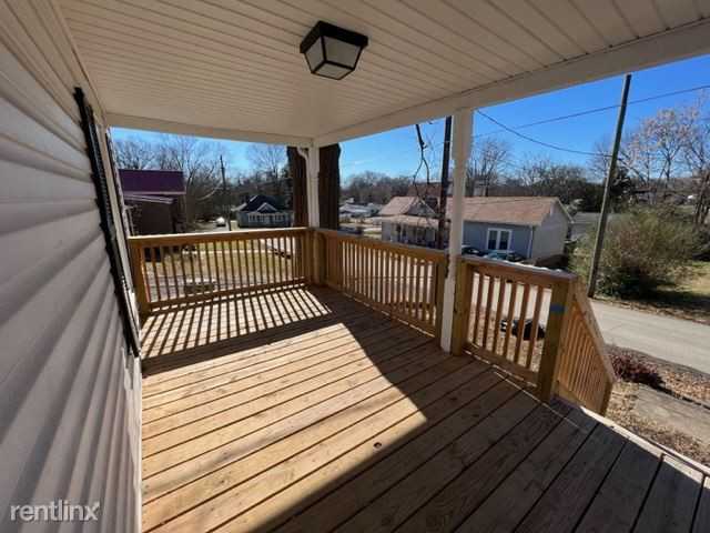 326 Cherry St - Photo 2 of 18