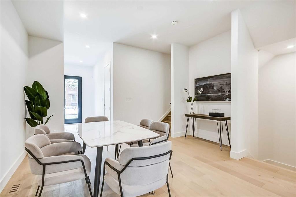 30 Roseland Drive - Photo 2 of 30