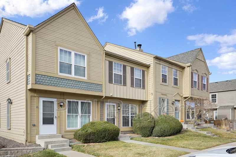 10719 Foxwood Ct - Photo 2 of 23