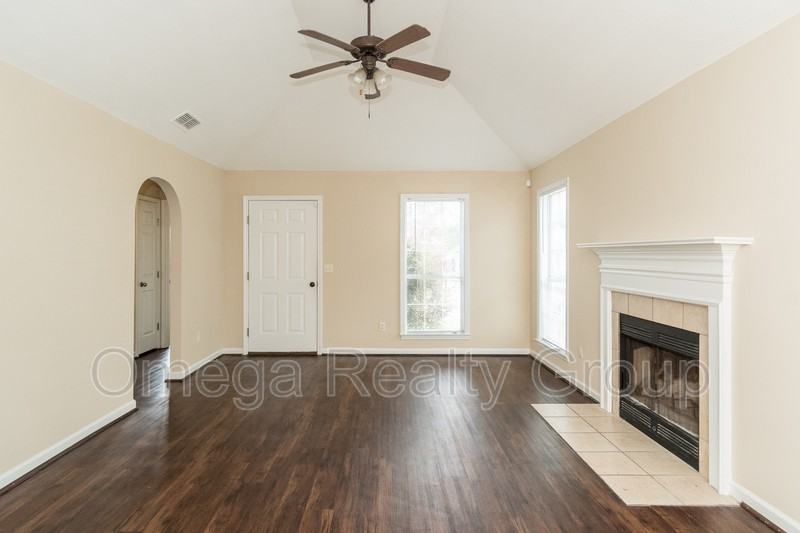 145 Mayfair Ln - Photo 6 of 38