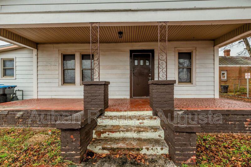 151 Curry St - Photo 4 of 32