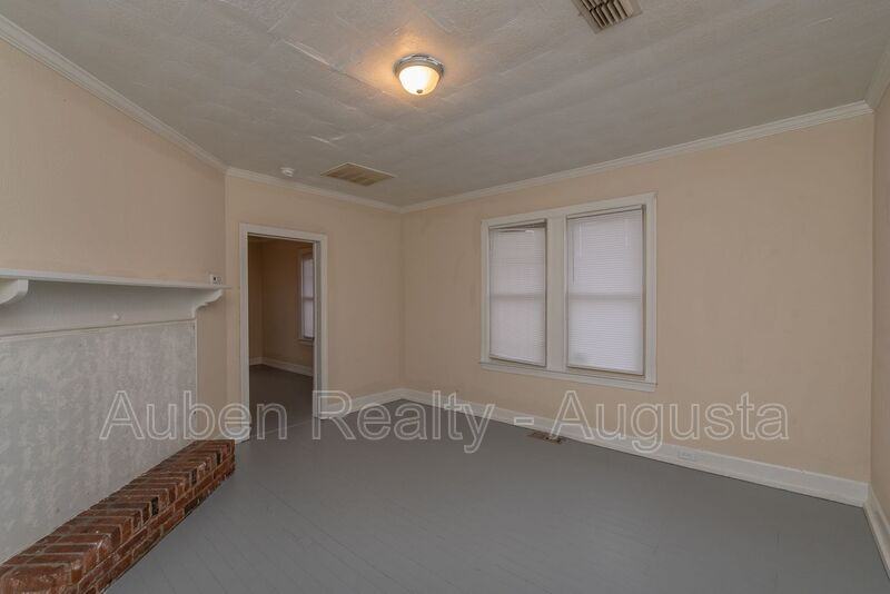 151 Curry St - Photo 7 of 32