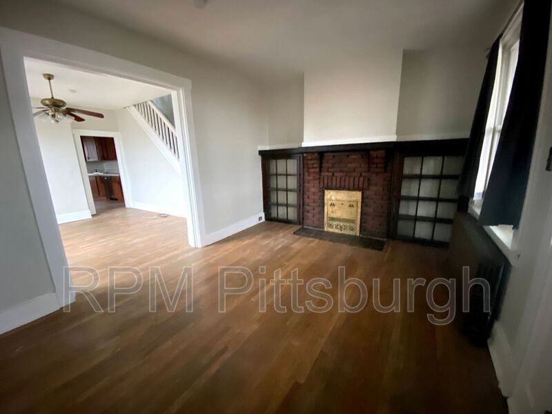 318 Kaercher St - Photo 2 of 12