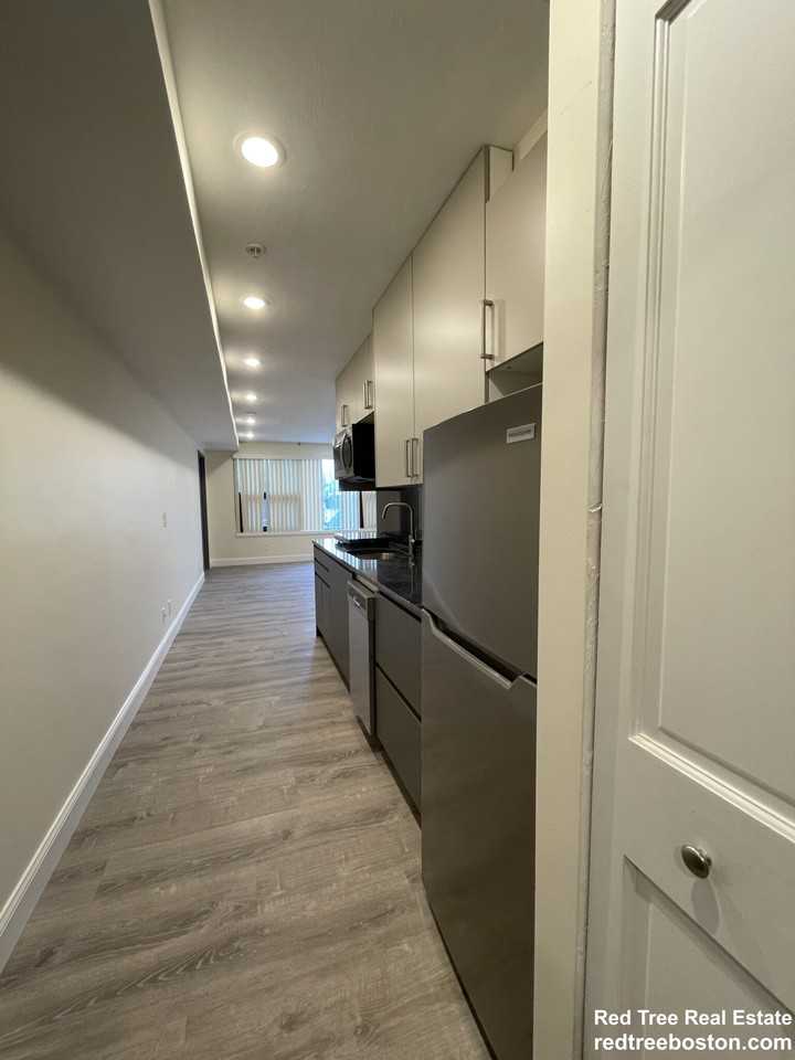 1028 Commonwealth Ave #404