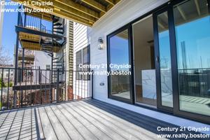 featured image of 275 Webster St #3