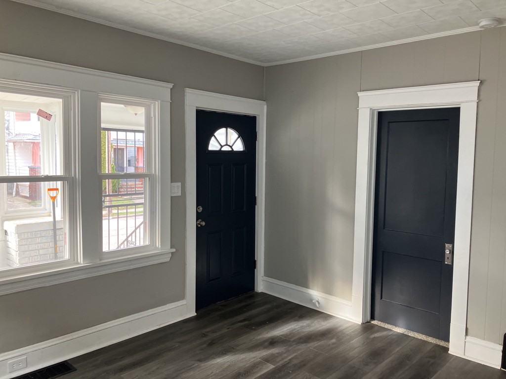 2135 W 105Th St - Photo 3 of 18