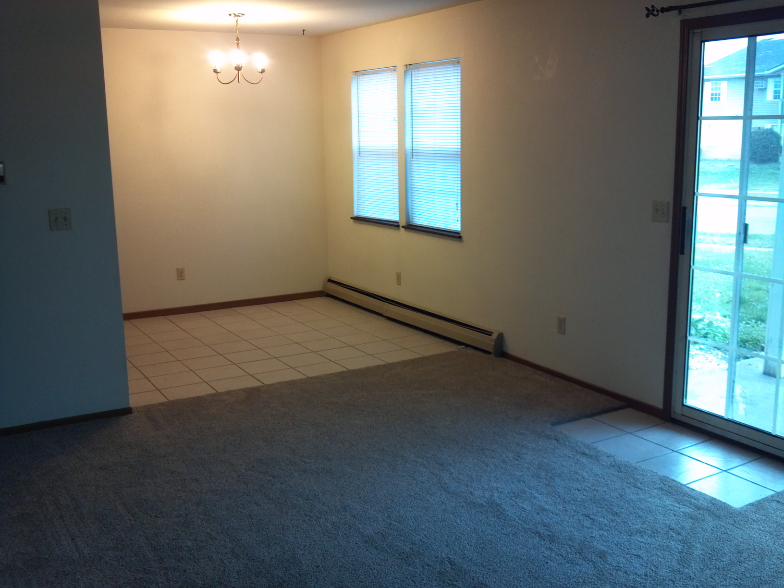 483 Stratford Way - Photo 2 of 8