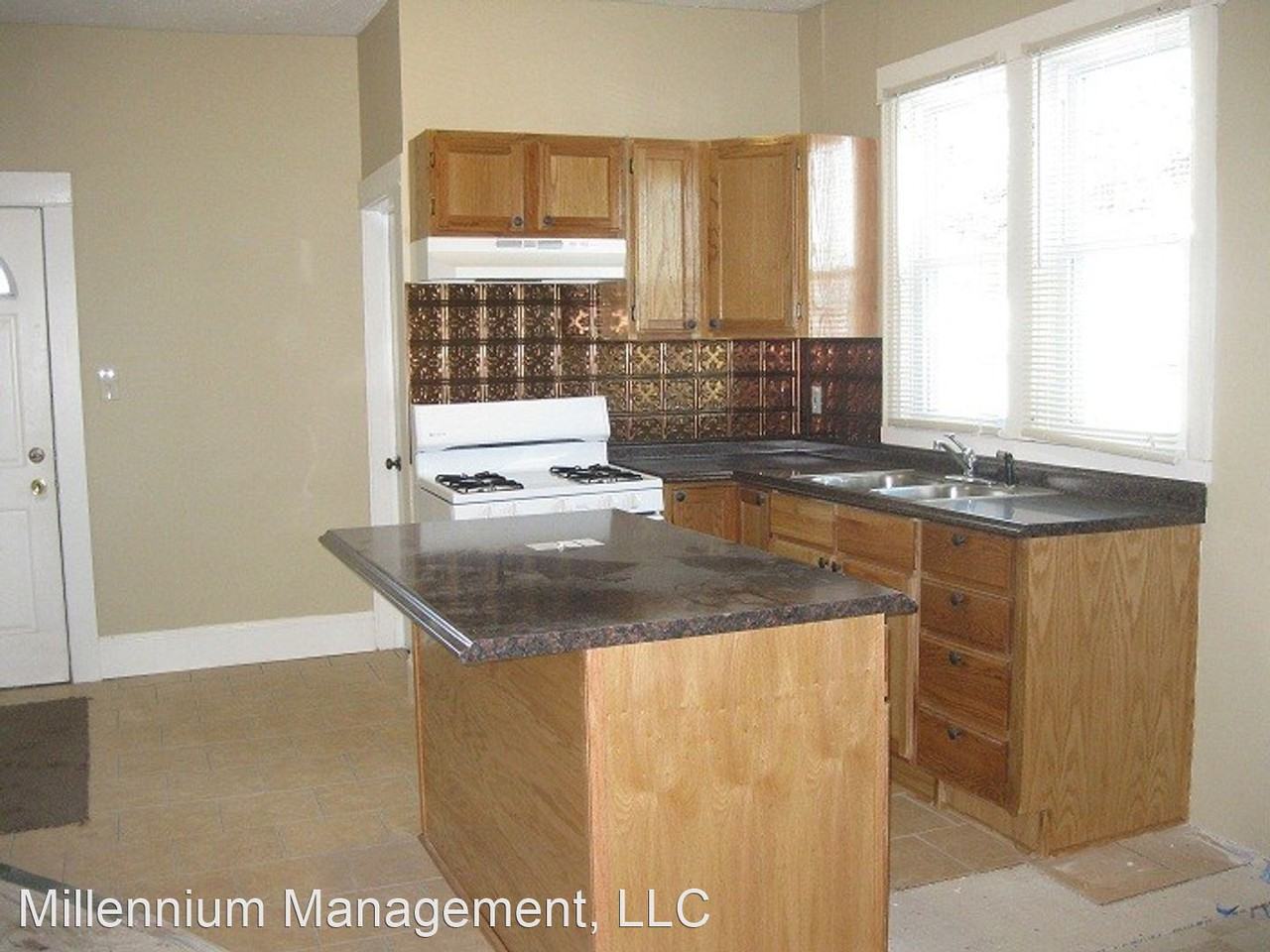 620 Buchanan St NE - Photo 2 of 17