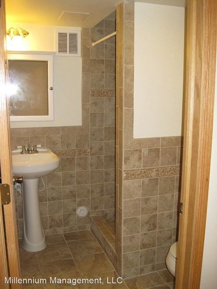 620 Buchanan St NE - Photo 3 of 17