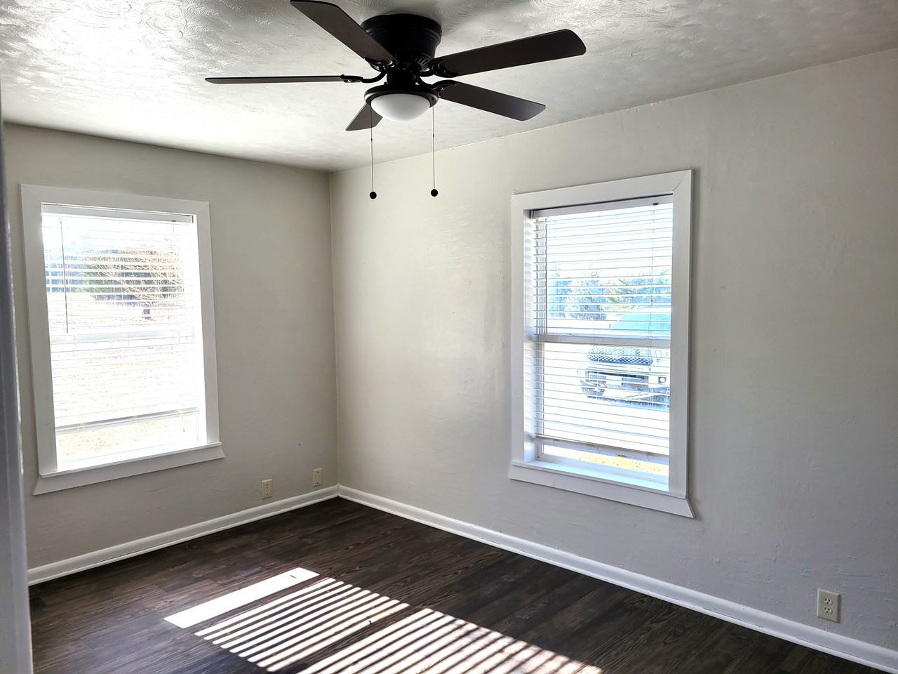 2470 N Trinity St - Photo 3 of 19