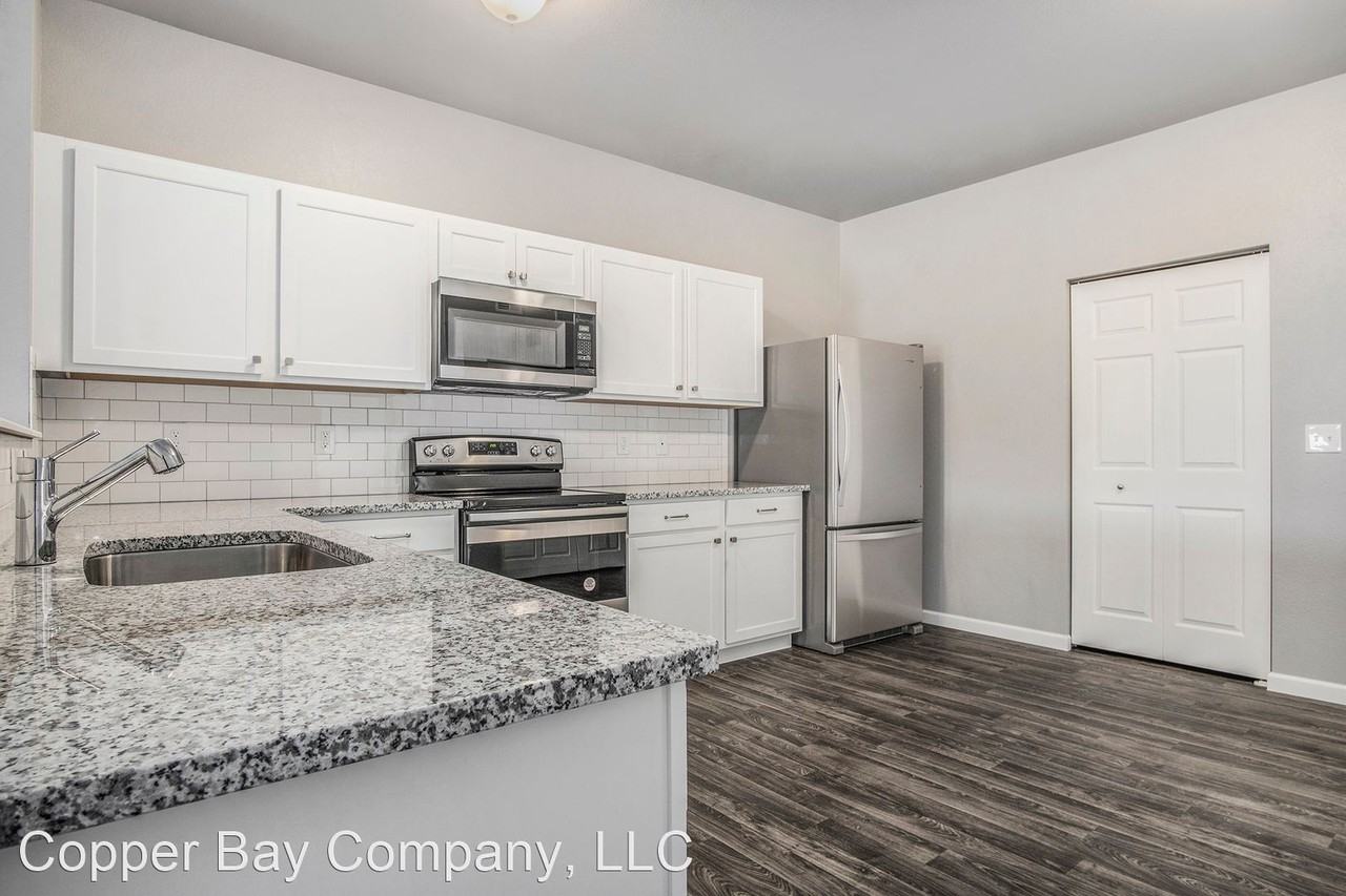 15915 Cedar St - Photo 2 of 24