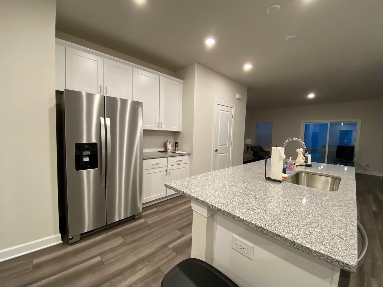 3812 Memorial Pkwy - Photo 2 of 19