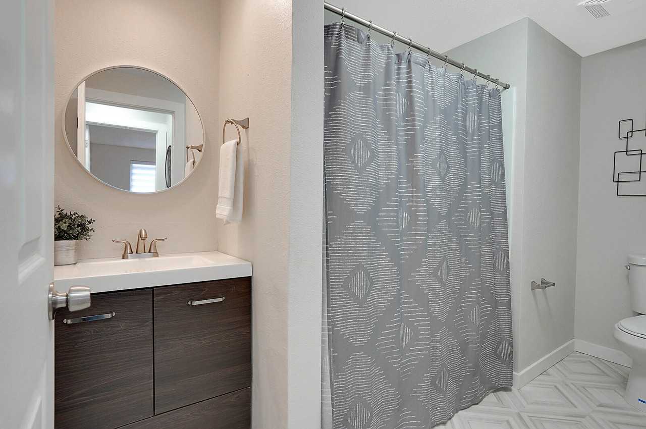 2333 Lee St Se #2333 - Photo 6 of 33