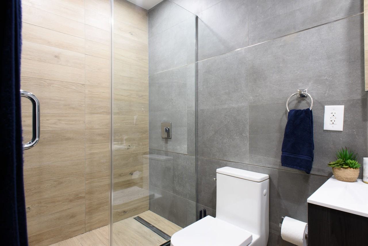 1597 York Ave - Photo 2 of 50