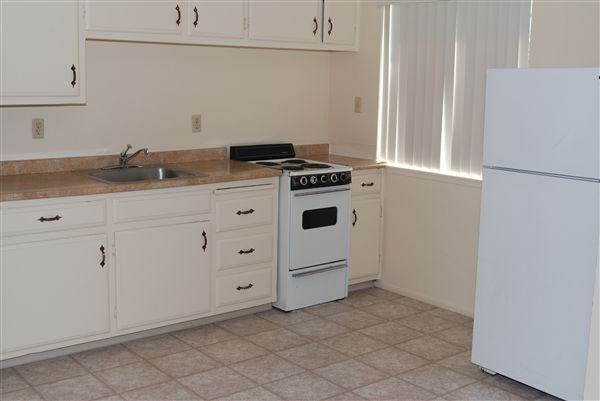 EASTERN VILLA APARTMENTS - Photo 2 of 3