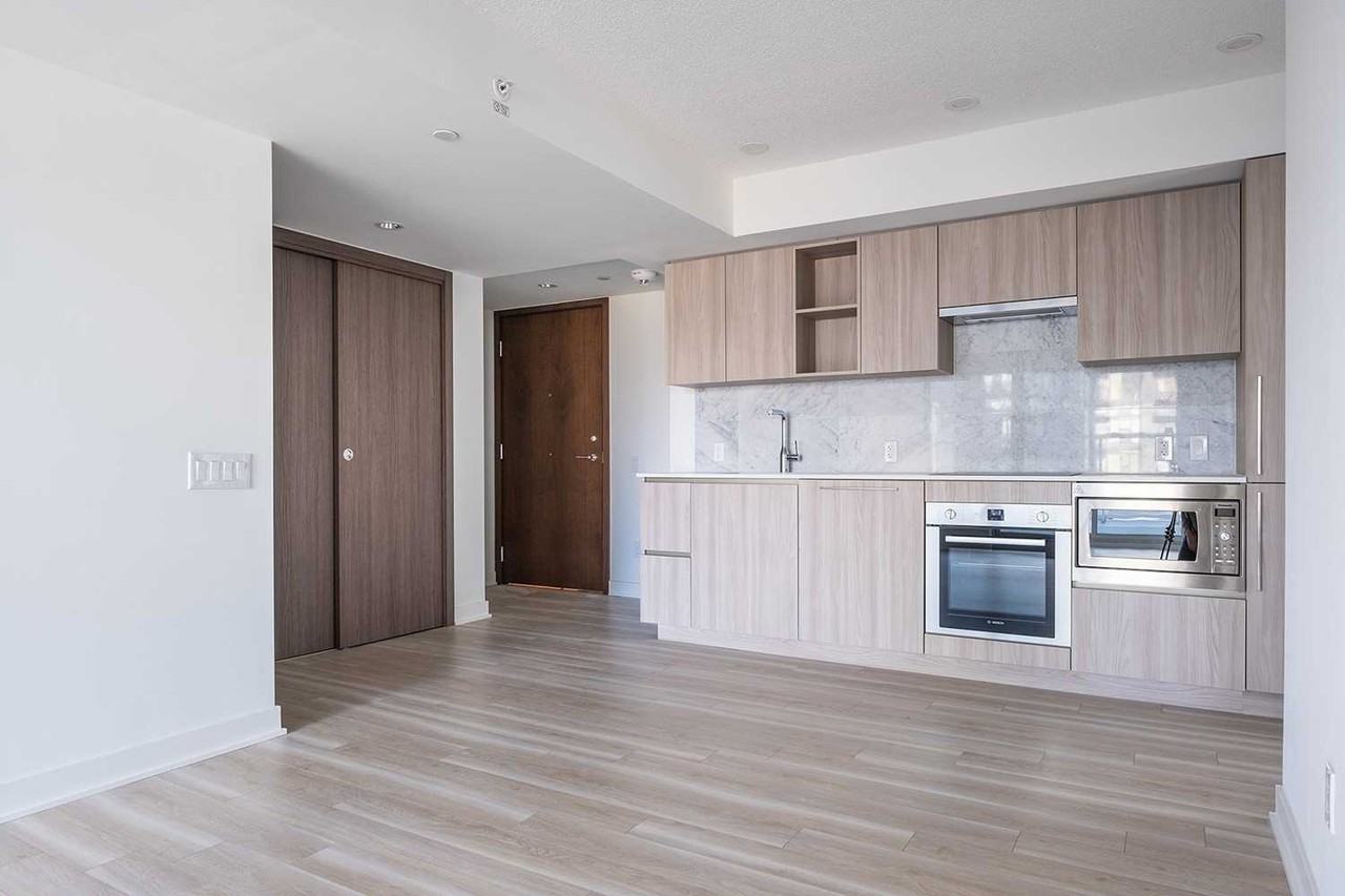 17 Bathurst Street #2206