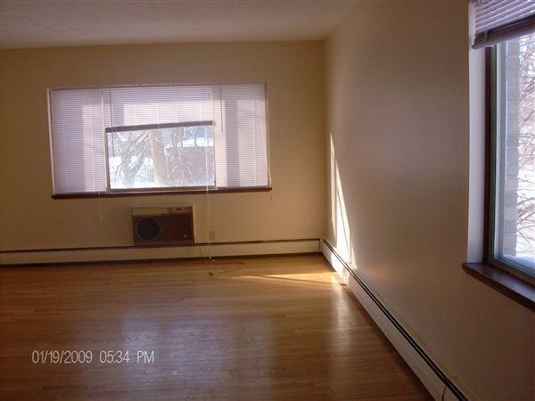 Mandel Apartments - Photo 2 of 6