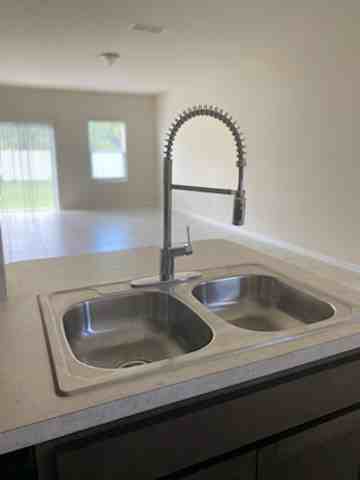 911 Capitol Pkwy #1 - Photo 5 of 13