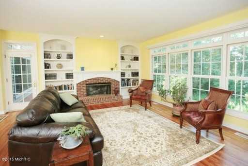 6417 N 39th St - Photo 2 of 27