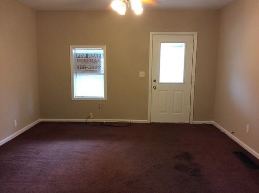 832 S Pershing Ave - Photo 2 of 7
