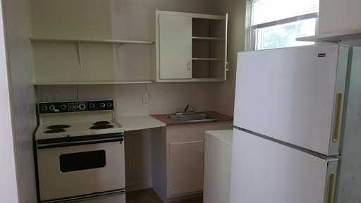 2207 Maywood St #B - Photo 3 of 5