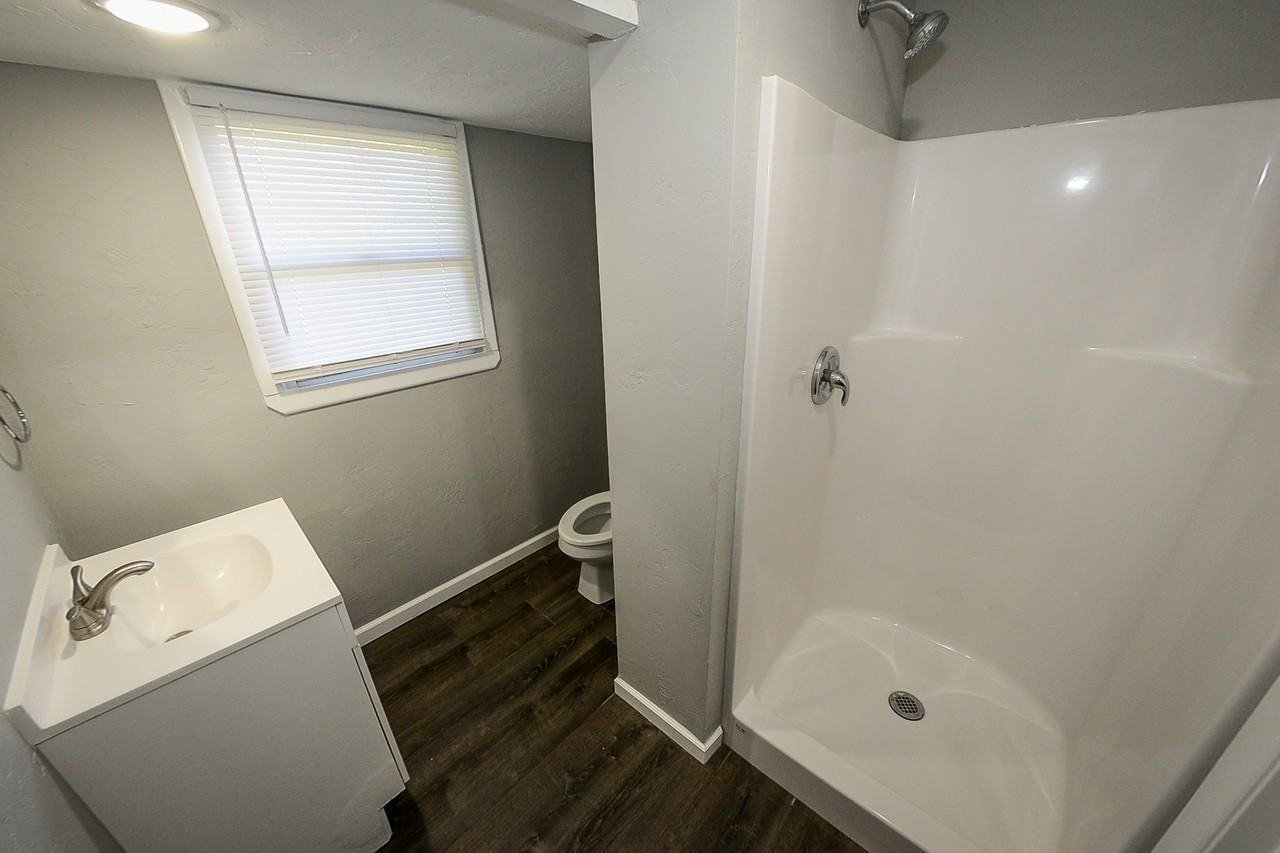 416 N Austin Ave #1 - Photo 6 of 6