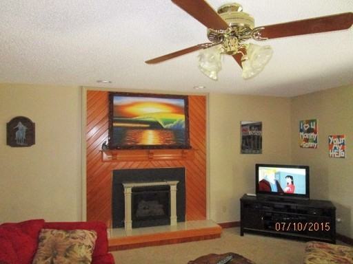 106 Doris Dr - Photo 3 of 8