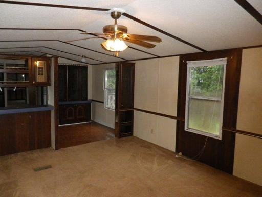 1075 Cliff View Dr - Photo 3 of 18