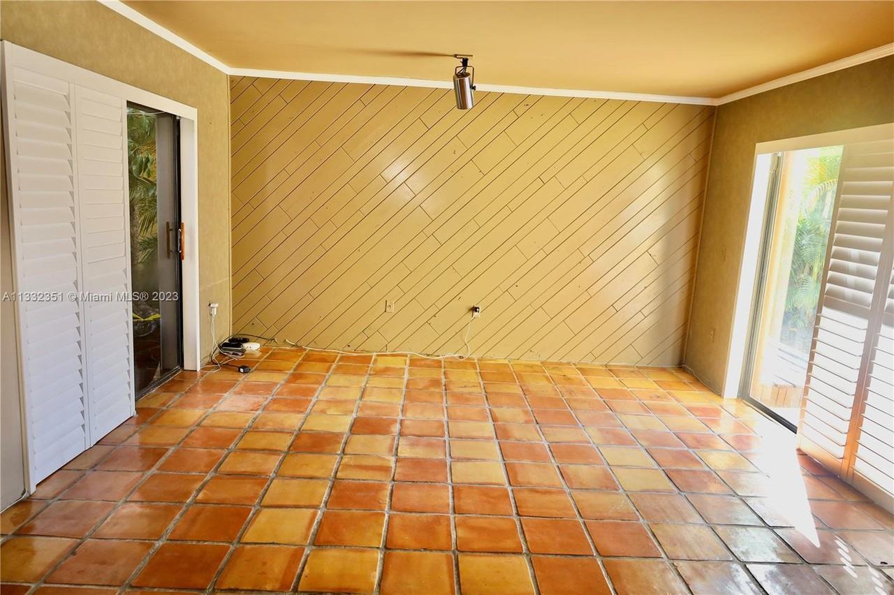 1069 Ne 204th Ter #1069 - Photo 3 of 8