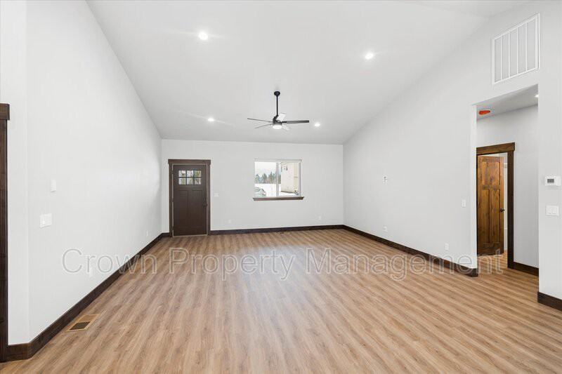 4046 Snowberry Ave - Photo 6 of 25