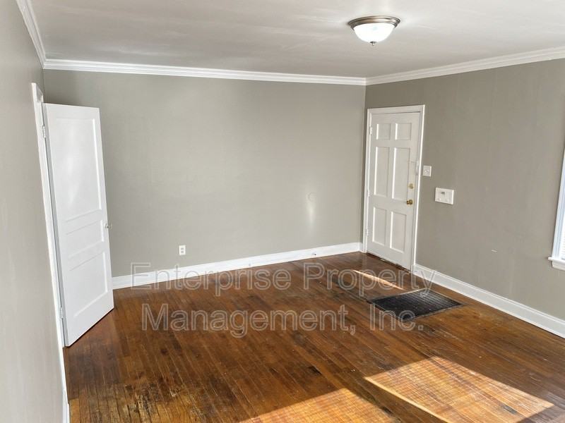 599 Houston St - Photo 6 of 24