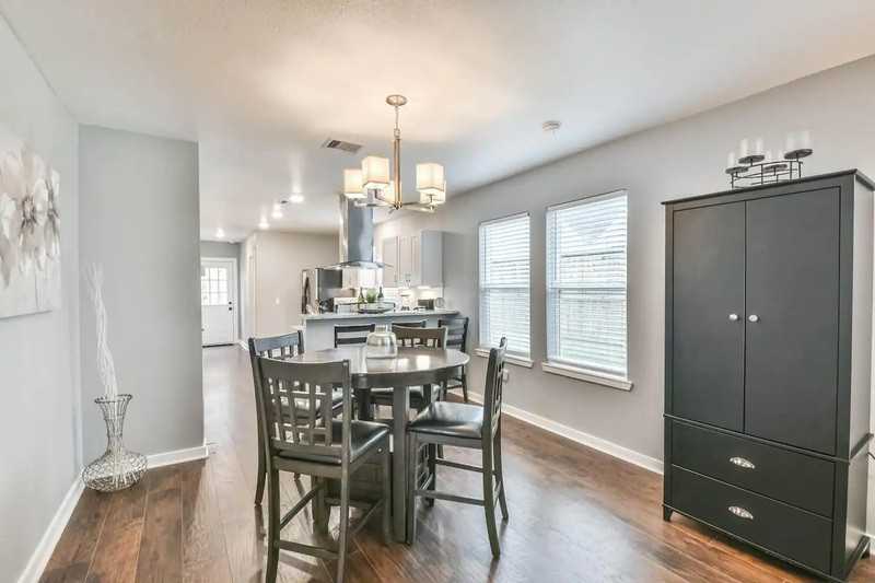 1212 Hamblen St - Photo 4 of 50