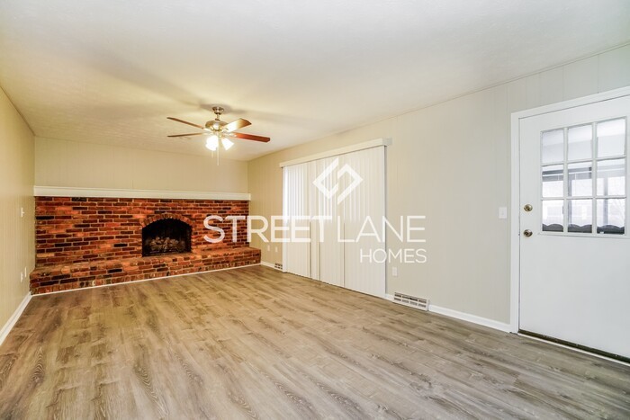 1525 Francisco Rd - Photo 3 of 15